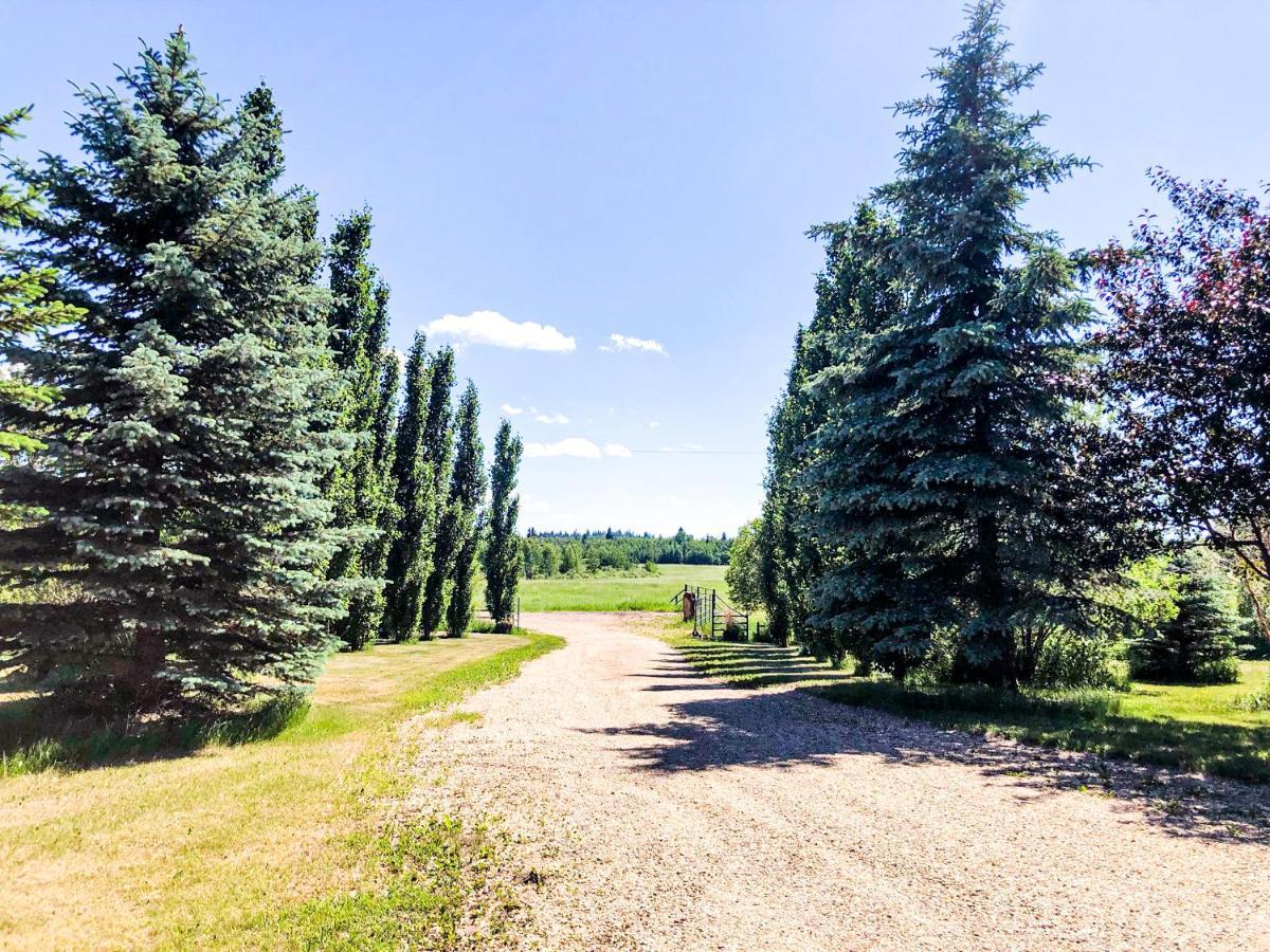 Wolf Creek Bed And Breakfast Ponoka Exterior photo